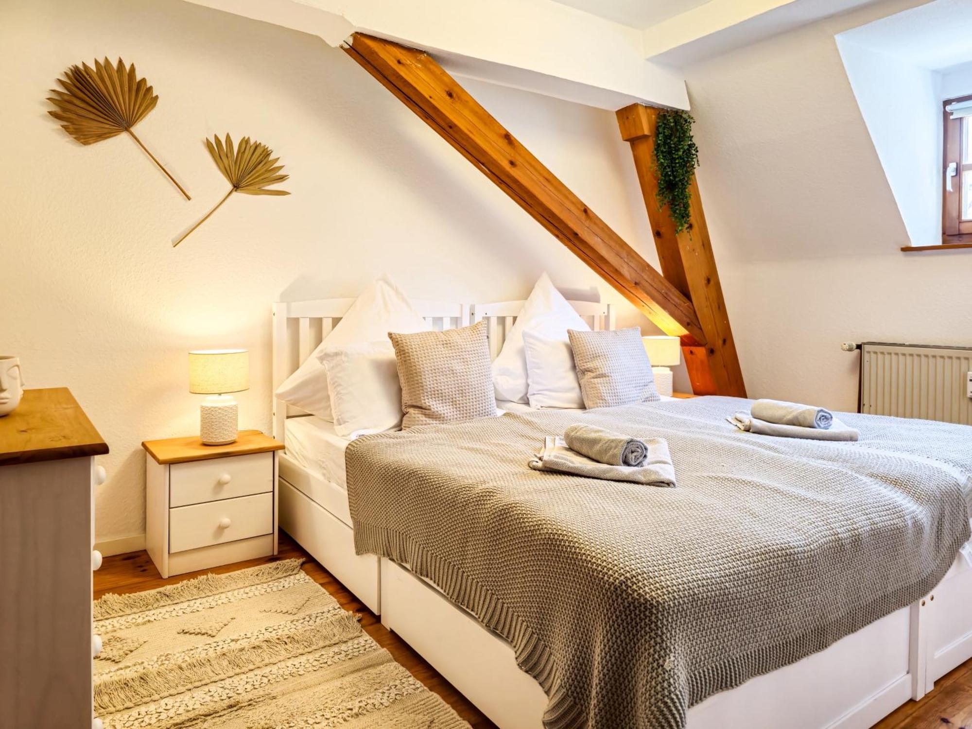 Romantic-Apartment - Altbauflair Mit Dachterrasse & Waldblick, Maisonette, 80M2 Annweiler am Trifels Exterior foto